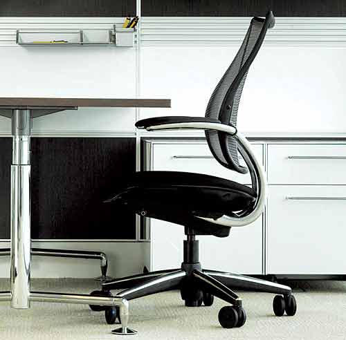 Relevant anthropometric dimensions for side-mounted desktop chairs