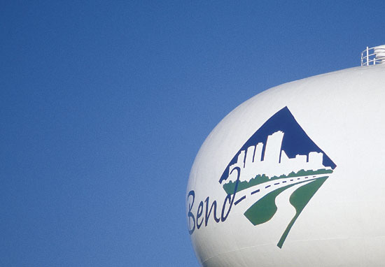 A hard, flexible film gives urethanes long-lasting color and gloss retention, and the beautiful finish is ideal for exterior applications that require high aesthetic appeal combined with excellent resistance to harsh conditions. 