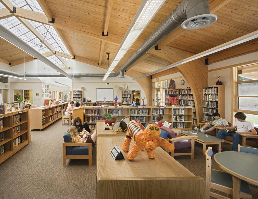 Photo of the Duke School library.