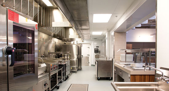 The interim kitchen facility at Harvard Business School is an aesthetically pleasing structure with high-end finishes.