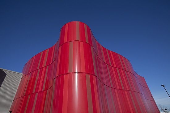For Cherokee Nation Entertainment’s 10,000 square-foot Ramona Casino in Ramona, Okla., Selser Schaefer Architects specified varying sizes and gauges of Petersen Aluminum panels in custom Bright Red, Colonial Red, Copper Penny and Slate Gray. 
