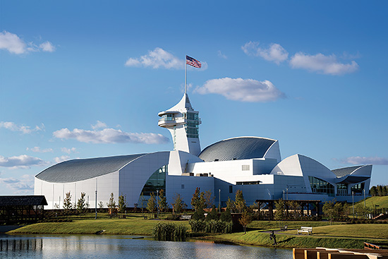 Discovery Park – Drawing attention to the Discovery Park of America museum in Union City, Tenn., architect Verner Johnson used approximately 33,000 sq. ft. of PAC-CLAD .032 Silver Metallic Tite-Loc and Snap-On Standing Seam Panels to create dramatically-curved elements. In addition, 11,000 sq. ft. of PAC-CLAD Flat Stock in Silver Metallic and Bone White was used for soffits, flashings and detailing. 