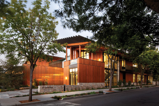 Occupants of the David & Lucile Packard Foundation headquarters are in constant contact with nature, indoors and out. Wood is the main exterior cladding material of the LEED Platinum building (top), and features prominently in the interiors (bottom), with extensive views of the outdoor courtyard.