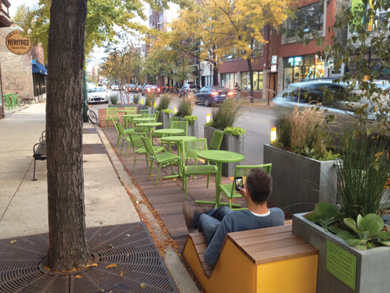 A pop-up park in Chicago using modular wood tiles