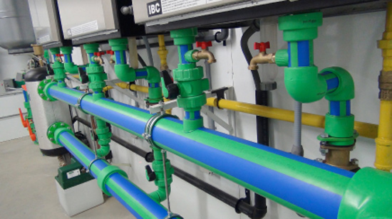 High-capacity manifold systems using engineered PP-R with multilayer faser technology can be used for heating distribution.