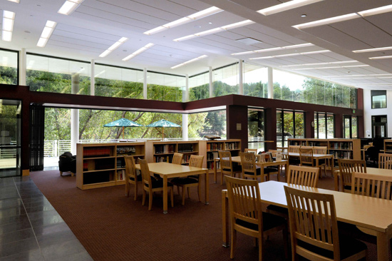 At the Viewpoint School in Calabasas, California, Kalban Architects used a folding glass system to admit maximum natural light.