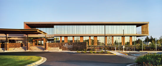 The St. Charles Cancer Center is an example of a building that uses a balanced approach to create a naturally daylit, functional, and well-designed facility.