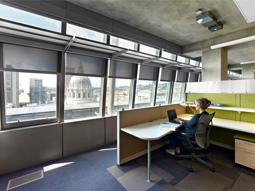 The offices of the San Francisco Public Utilities Commission use automated shades to maximize the amount of daylight allowed into the interior, while protecting occupants from glare and solar heat gain.
