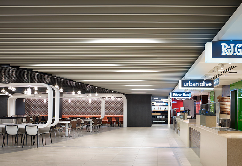 Interior photo of O’Hare International Airport Terminal 5.