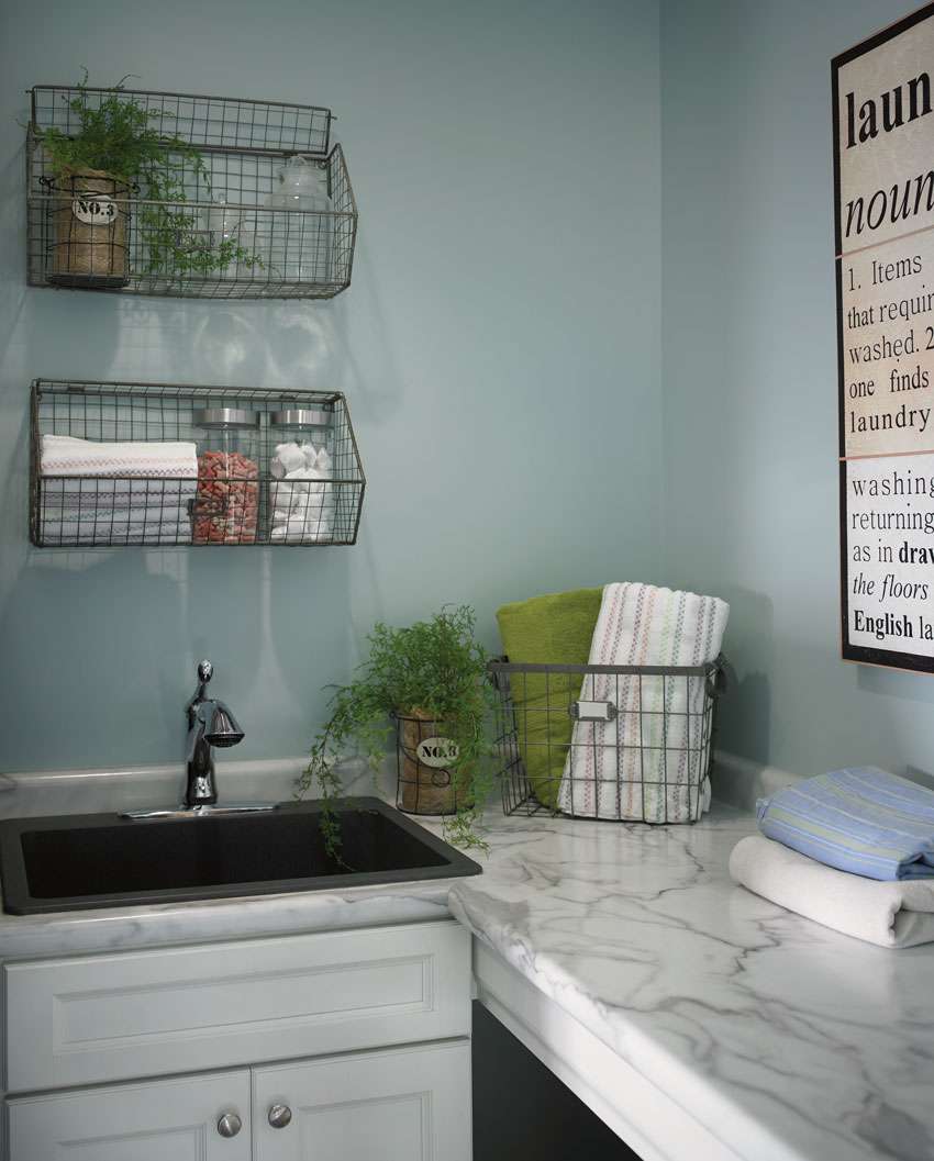 laminate surface conter tops in kitchen.