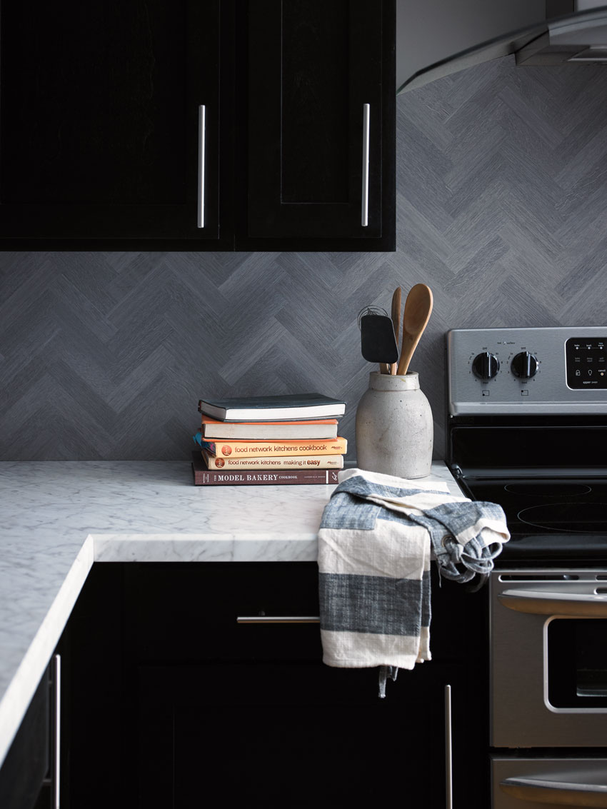 laminate surface conter tops in kitchen.