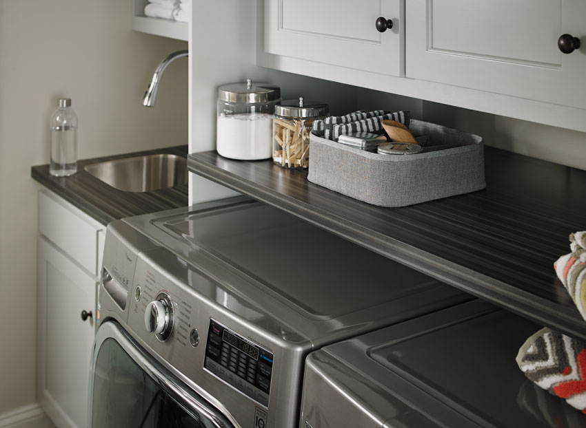 laminate surface conter tops in kitchen.