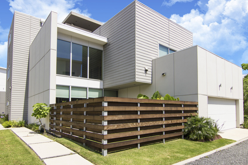 Shown here is a private residence in Houston (Architect: Intexure).