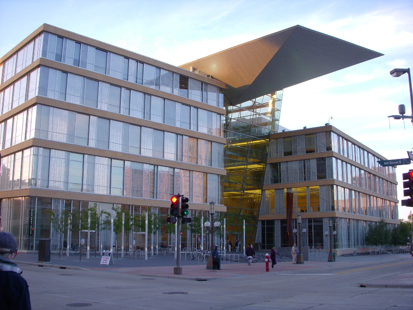 Picture of Minneapolis Central Library.